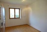 Familienfreundliches Wohnhaus mit Terrasse, schönem ebenen Garten, PV Anlage und Nebengebäude!