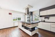 „Exklusives Anwesen mit Altbau & modernem Neubau – perfekt für zwei Familien“