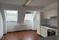 Ruhige 68 Dachwohnung plus 18m² Südterrasse - saniertes Haus