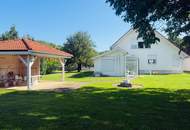 Kreative Villa mit Wintergarten und Nebengebäude