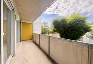 Gepflegte 2-Zimmer-Wohnung mit Balkon und Tiefgaragenstellplatz - WG geeignet!
