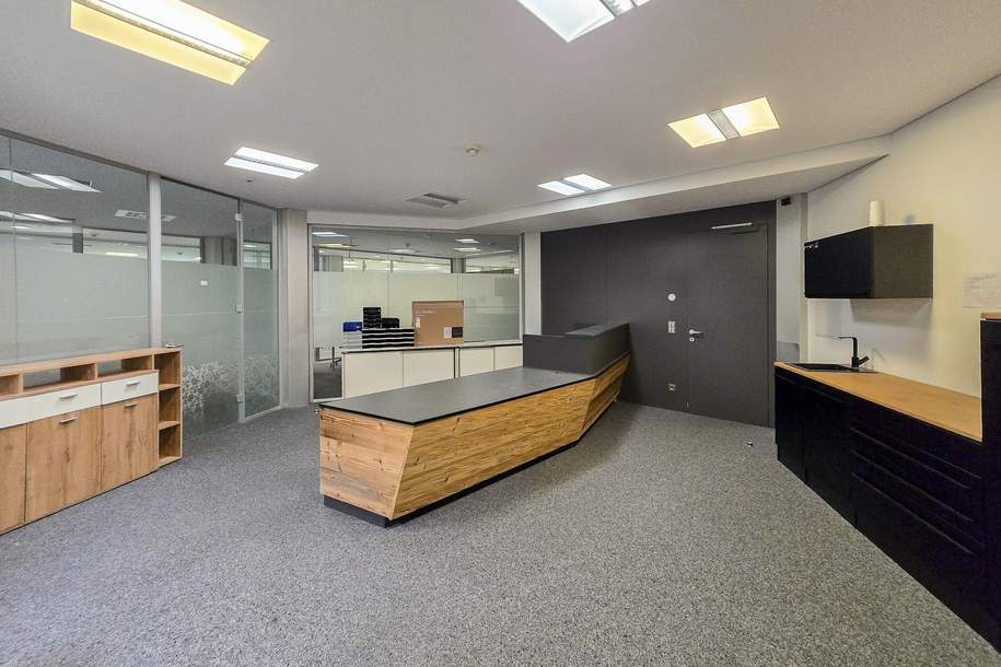 Großzügiges Büro in Bahnhofsnähe, Gewerbeobjekt-miete, 1.738,80,€, 4800 Vöcklabruck