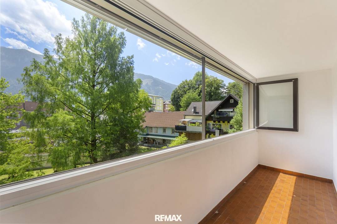 Großzügige Eigentumswohnung mit Loggia, Garage und Lift – Wohnqualität in Zentrumsnähe