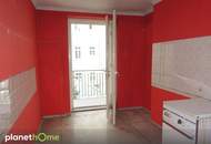 Sanierungsbedürftige Balkonwohnung im Botschaftsviertel