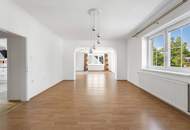 Ein Haus, viele Möglichkeiten | Großzügiges Zuhause mit zwei Wohnebenen und Ausbaureserve | 2 Küchen | Separate Eingänge | Garten mit viel Privatsphäre