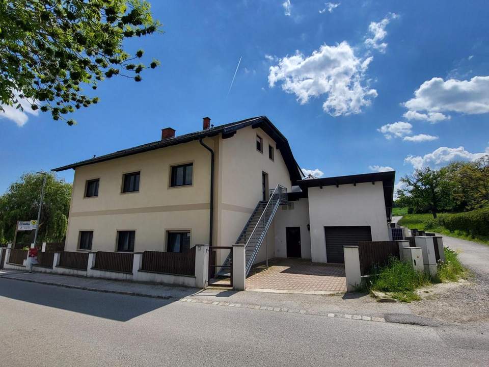 VIELFÄLTIGE LIEGENSCHAFT MIT VARIABLER MEHRFACH-NUTZUNG NAHE BERNDORF