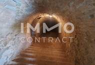 WOHN-UND GESCHÄFTSHAUS AUS DEM 16. JAHRHUNDERT IM HERZEN VON LANGENLOIS 100 m Kellerröhre, Nebengebäude, Innenhof, Geschäftslokale, usw.