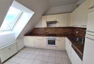 Ganz oben wohnen, ganz groß fühlen - Traumhafte 2-Zimmer-Dachgeschosswohnung Befristet vermietet!