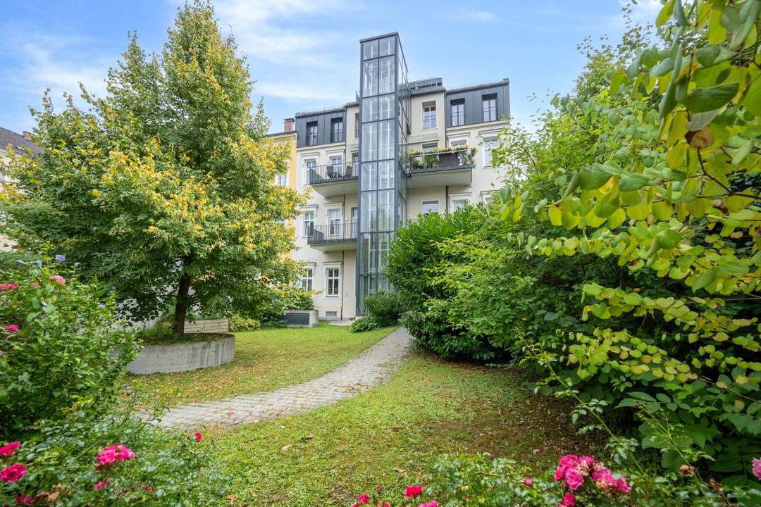 TRADITION TRIFFT MODERNE – EINZIGARTIGES WOHNJUWEL – ZENTRUM VON STEYR! Exklusives Wohnen über zwei Etagen mit traumhafter Dachterrasse!