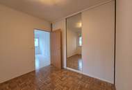 Sehr gepflegte Erdgeschoss- Hochparterre Wohnung mit großem Südbalkon und eigener Garage