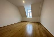 Exklusives Dachgeschoss mit 6 Zimmern, 2 Terrassen & Wellnessbereich |als WG oder Büro nutzbar