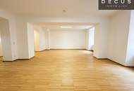 | ATEMBERAUBENDE &amp; HELLE 2-ZIMMER ALTBAUWOHNUNG | CA. 111m² | TOP LAGE | INNENSTADT | HAUPTPLATZ