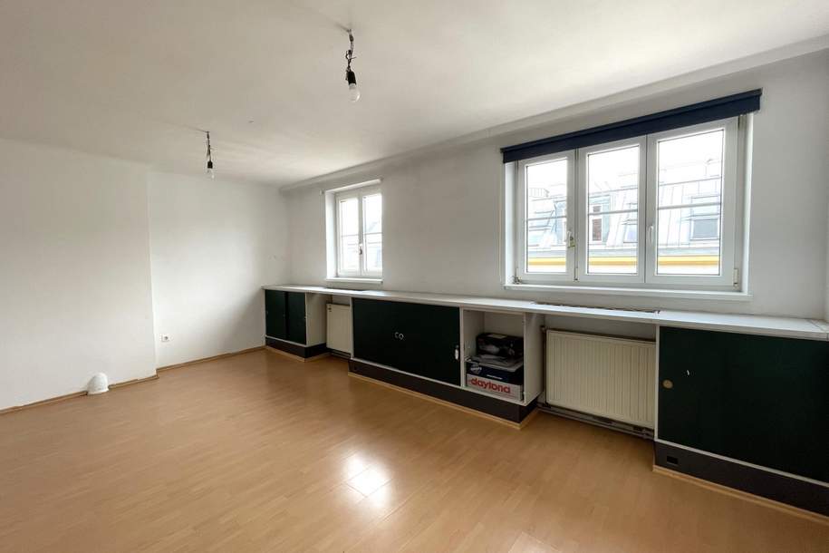 Sanierungsbedürftige DG-Wohnung bei der Währinger Straße/Volksoper, Wohnung-kauf, 295.000,€, 1180 Wien 18., Währing