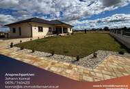 Großzügiges &amp; exklusives Familienhaus auf einer Ebene mit Garten und Nebengebäude