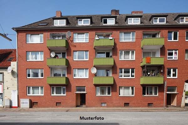 Altbau-Mehrfamilienhaus mit 10 Wohnungen und Entwicklungspotenzial