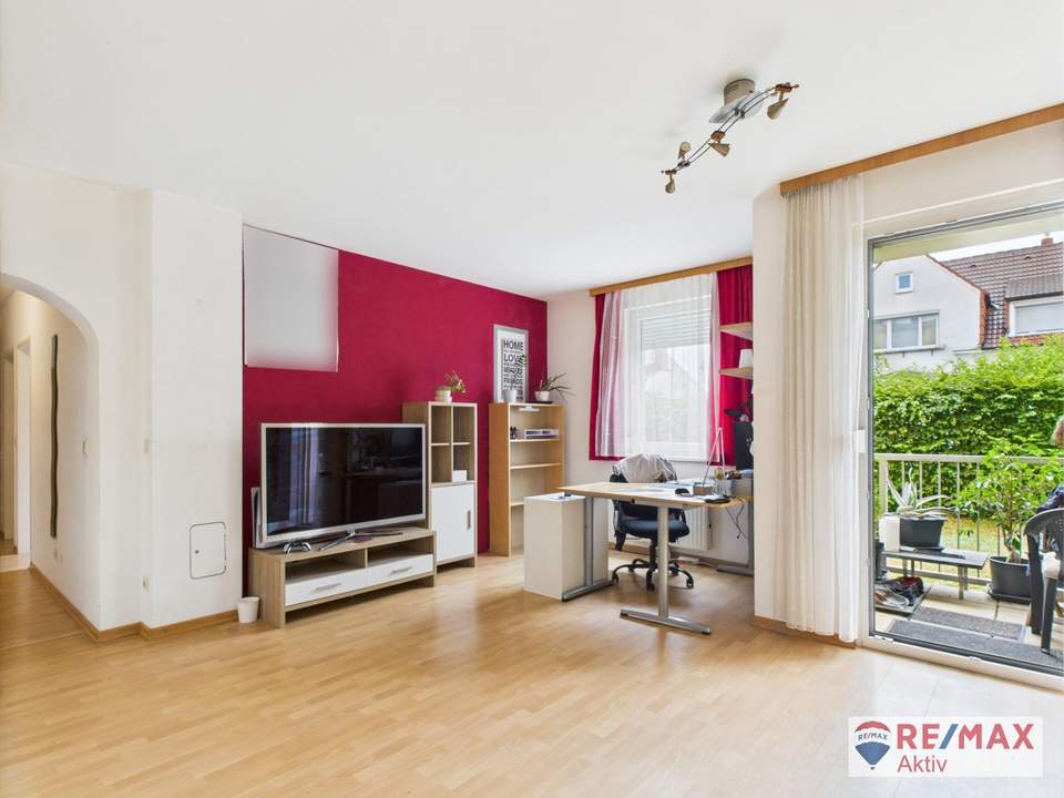Attraktive 3,5-Zimmer-Wohnung mit Balkon und Carport - Bahnhofsnähe!