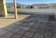 Großzügige Wohnung mit zwei Loggien in Ruhelage!