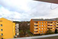 Sanierungsbedürftige 3-Zimmer-Eigentumswohnung mit Balkon, Loggia und Garage