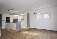 Eckreihenhaus mit Garten und Carport