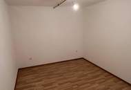 Helle und großzügige Mietwohnung mit zusätzlichem, ca. 100 m² großem, ausgebautem Kellerbereich