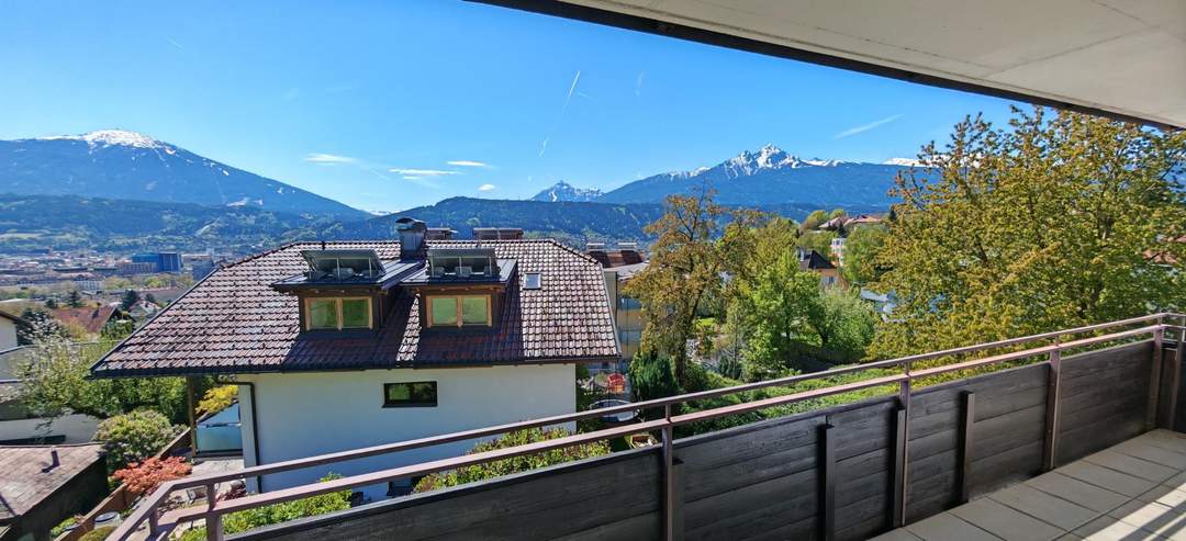 Ruhige, sonnige Aussichtslage in Hötting – stilvoll sanierte 3-Zimmer-Wohnung mit 2 Balkonen (#10453)