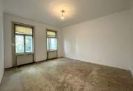 Stilaltbau Richtung Innenhof | Sanierungsbedürftige helle 4-5 Zimmer | 150m zum Schloss Schönbrunn | 2 Min. zur U4