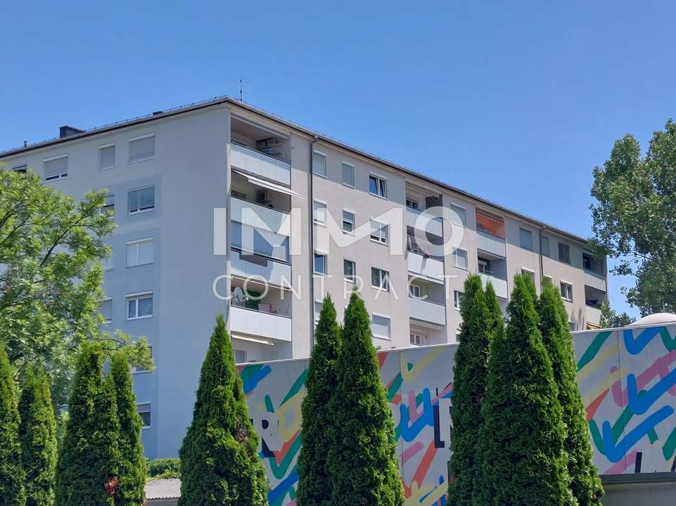 NAHE STADTHALLE: SCHÖNE HELLE 3-ZI. WOHNUNG + WOHNKÜCHE MIT WESTLOGGIA UND PARKPLATZ