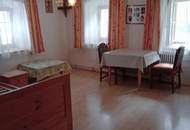 Ländliches Anwesen mit Wohnhaus, Stall und großer Scheune!