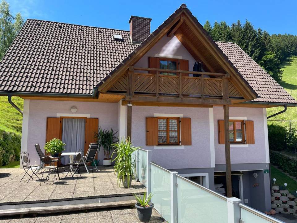 Schönes Einfamilienhaus mit kleinem Geschäftslokal und zusätzliches Auszugshaus
