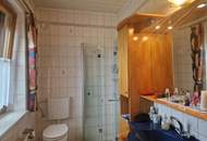 SOLIDES WOHNHAUS MIT EHEMALIGEM SOMMERHAUS, HERRLICHER TERRASSE UND POOL IN TRAUMHAFTER RUHELAGE