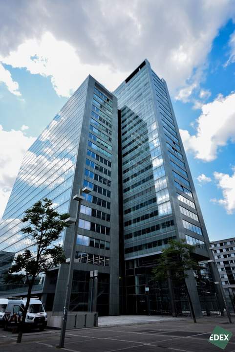 Attraktive Bürofläche mit Aussicht | Ares Tower