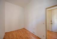 ++Airbnb++ Renovation Opportunity: 2-Room Apartment in Prime Location