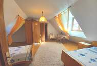 LANDHAUS MIT GROSSEM, SONNIGEN GRUND AM WALDRAND