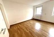 Moderner Rückzugsort für Familien & Naturfans: helle Wohnküche, 3 Schlafzimmer und ein hochwertiges Bad vereinen Komfort, Stil und urbanes Lebensgefühl auf kompaktem Raum!