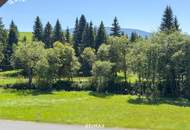 Großzügiges Wohnhaus am Dorfrand mit Nebengebäude