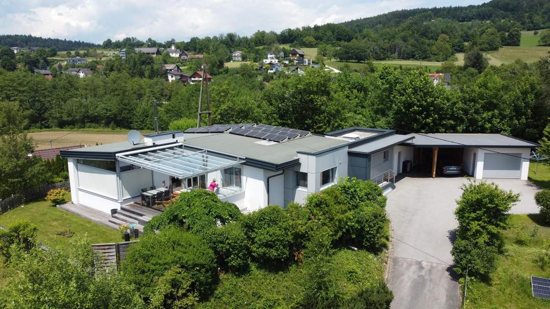 Beeindruckend schöne Villa - Natur, Licht und klare Formen