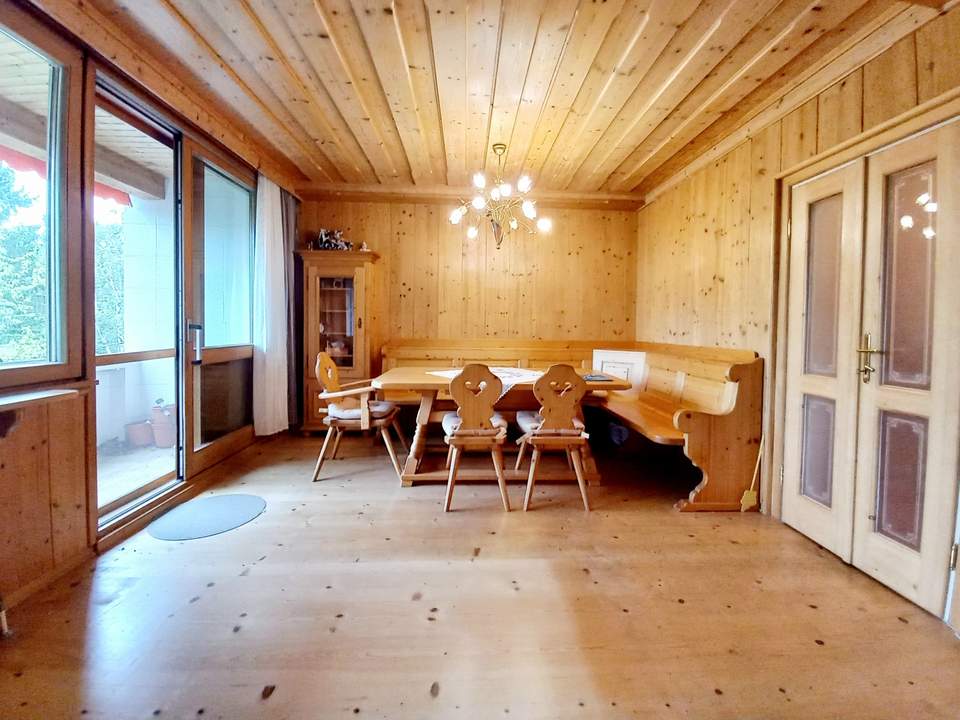 Traumhafte Etagenwohnung - 3 Zimmer, Loggia, Garage - Perfekt für Familien, Preis ist VB !!
