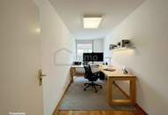 Bregenz - Zentrale Innenstadtlage, auf fast 90 m2 Wohnfläche, 3. Stock, Aussicht von 2 Balkonen auf die Dächer der Stadt.