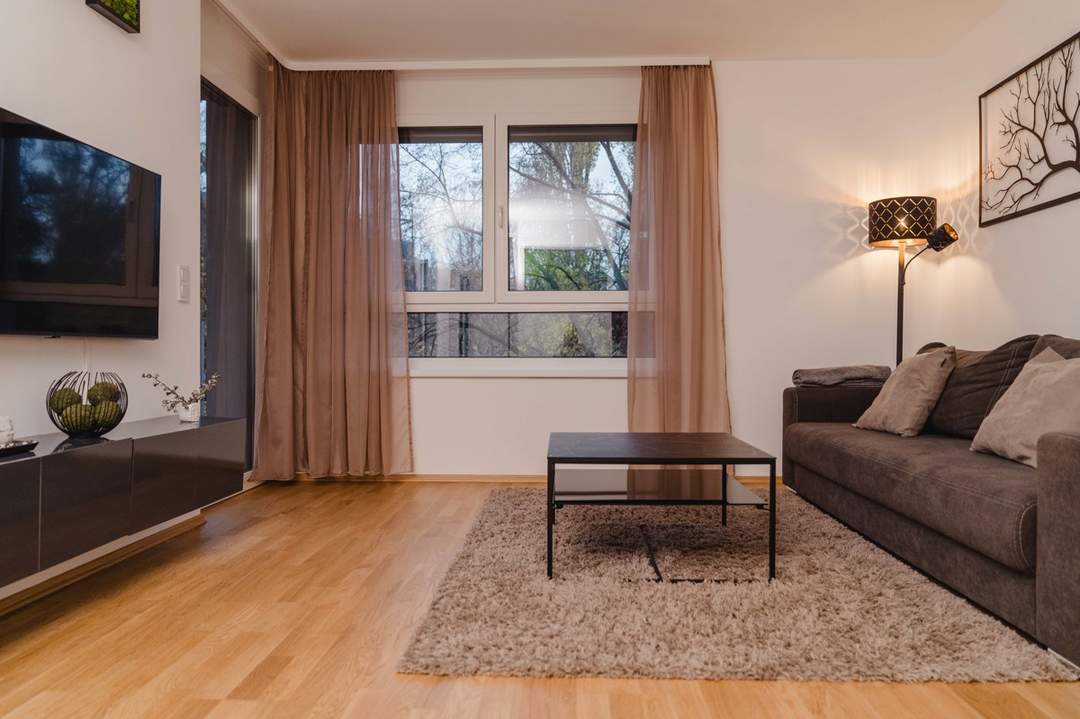 3 Minuten von U3! ALL IN Miete - Kompakte 2 Zimmer Wohnung neben der U-Bahn, Billa und Hyblerpark