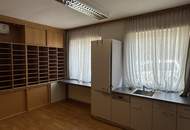 repräsentative Büroräumlichkeiten in Zentrumsnähe mit Parkplätzen zu vermieten