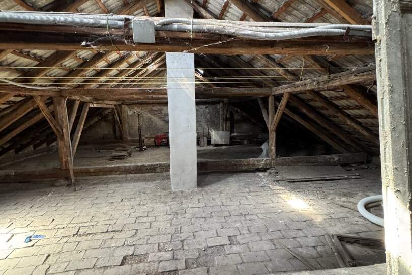 Dachgeschoss - Rohdachboden mit Ausbaupotenzial in absoluter Ruhelage, Wohnung-kauf, 450.000,€, 1170 Wien 17., Hernals