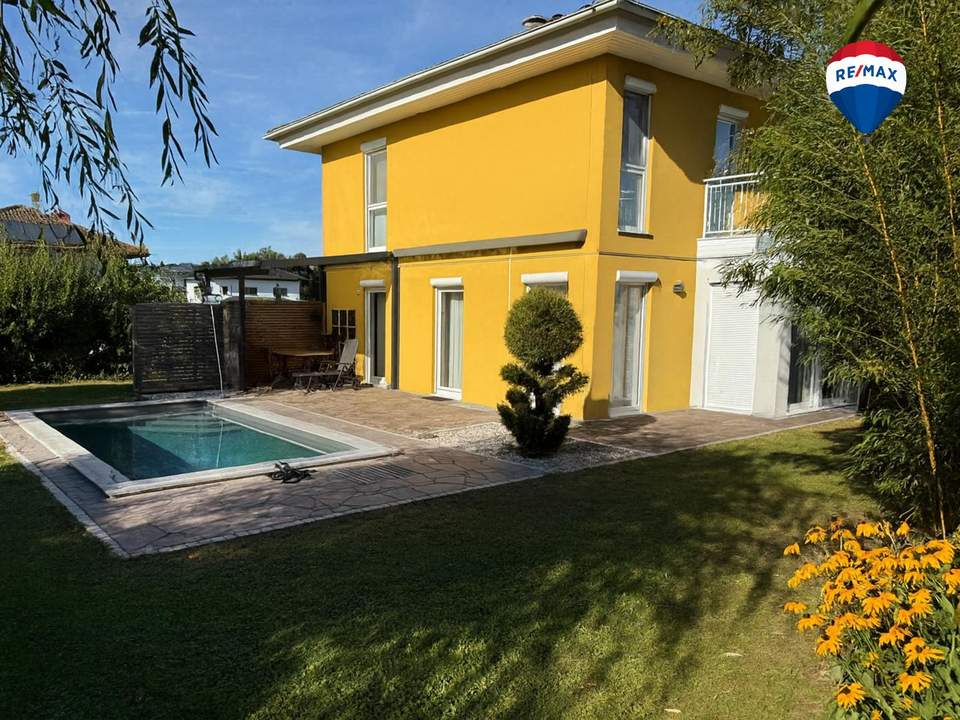 Wohnhaus mit Pool in ruhiger Siedlungsrandlage!