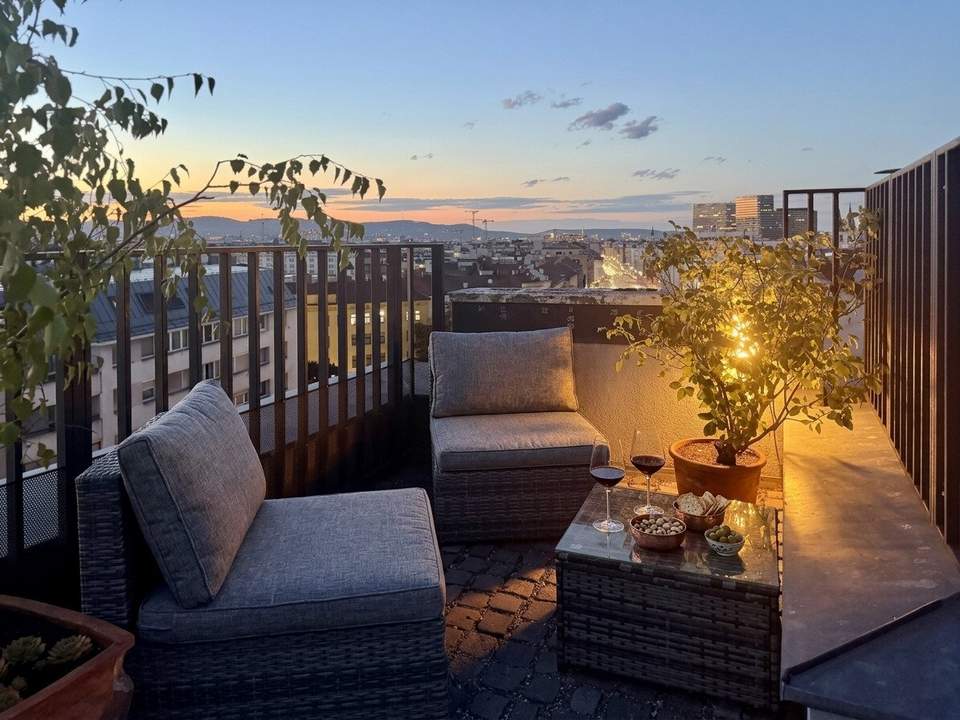 360° Wienblick - inklusive: Sanierte DG-Maisonette, ca. 127 m2 + 3 Freiflächen - 8 Minuten zur City (U1)