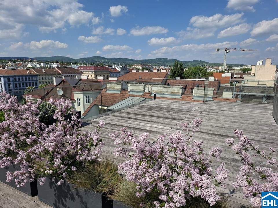 Einzigartige Dachgeschoss-Maisonette mit Weitblick – Wohnen über den Dächern Wiens