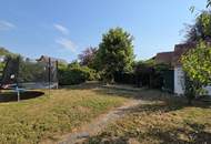 Älteres Wohnhaus mit freistehender Garage samt Nebenraum und Garten in Ruhelage