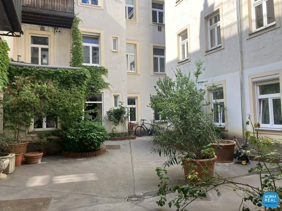Ordination/Praxis/Büro in Biedermeierhaus