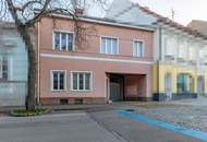 DAS INVESTMENT IN BESTLAGE! Wohnung sowie Geschäftslokal, Praxis oder Büro- 2 Garagen im Innenhof