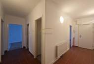 Wohnkomfort mit Lift: Gut geschnittene 2-Zimmer-Wohnung mit separater Küche