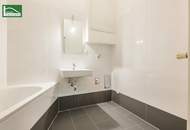 Das Hasner Palais – Eckwohnung mit Erker und separater Küche im sanierten Altbau!