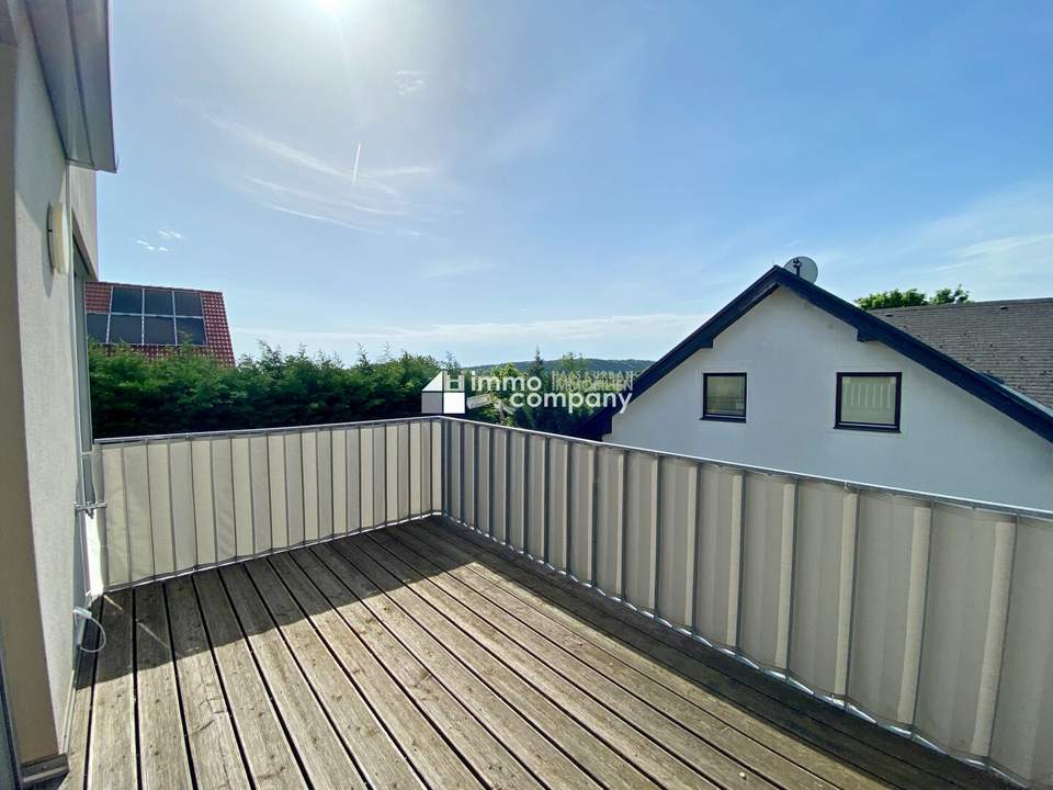 Traumhafte 3-Zimmer-Wohnung mit Balkon und Garage in Gießhübl!
